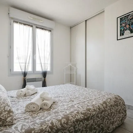 Appt 10 Min From Beaches, Wifi, Terrace Fréjus