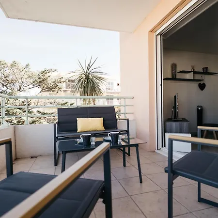 Appt 10 Min From Beaches, Wifi, Terrace Fréjus