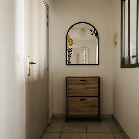 Appt 10 Min From Beaches, Wifi, Terrace * Fréjus