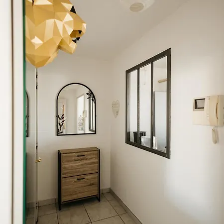 Appt 10 Min From Beaches, Wifi, Terrace 아파트 Fréjus