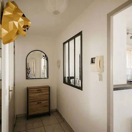 Appt 10 Min From Beaches, Wifi, Terrace Fréjus