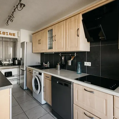 Appt 10 Min From Beaches, Wifi, Terrace